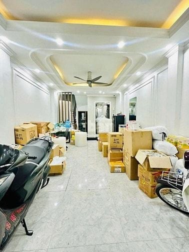 Nhà đẹp Hoàng Cầu 7 tầng vị trí đắc địa