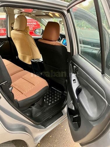 Gia đình cần bán xe đang sử dụng hiệu Toyota INNOVA bản E SX 2019