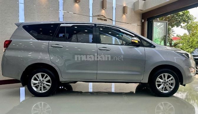 Toyota Innova 2.0E 2017 - 120.000km