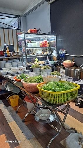 Cần người phụ quán bún Bò ÚT THƯƠNG 