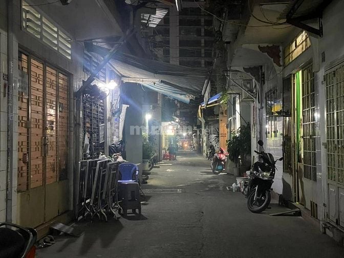 Bán nhà Quận 10 - Kế bên Hà Đô - Hẻm xe hơi chính chủ