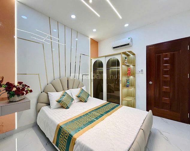 Nhà tuyệt đẹp CAO CẤP xe hơi để trong nhà Bùi Quang Là, P12, Q.Gò Vấp,