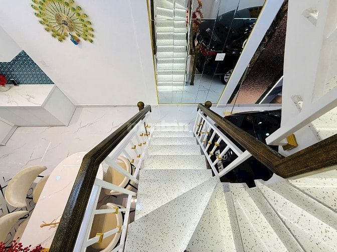 Nhà tuyệt đẹp CAO CẤP xe hơi để trong nhà Bùi Quang Là, P12, Q.Gò Vấp,