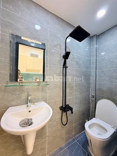 Nhà tuyệt đẹp CAO CẤP xe hơi để trong nhà Bùi Quang Là, P12, Q.Gò Vấp,