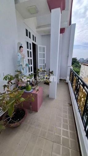 Nhà Mễ Cốc, P15 - Q8. 5,8m x 7,2m Trệt, 2 Lầu. Sát bên chợ hẻm 2,5m