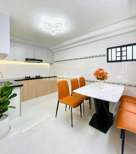 Bán nhà gần mặt tiền đường Cao Thắng Quận 10, chính chủ, SHR, 3ty350tr