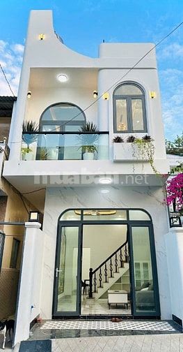 BÁN NHANH RỐP RẺNG NHÀ MỚI KENG Đ.Lý Chính Thắng P14 Q3, Hẻm ô tô, SHR