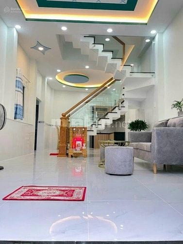 Nhượng gấp nhà 1 lầu 3PN đường Bành Văn Trân Q. TB 60m giá 1TY130