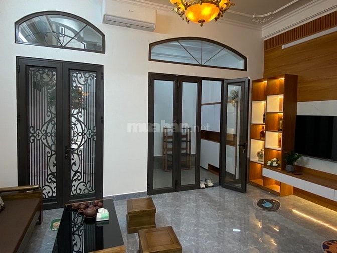 Bán nhà Quận Đống Đa, tại Đường Láng 50m2 x 4 tầng - 50m ra phố