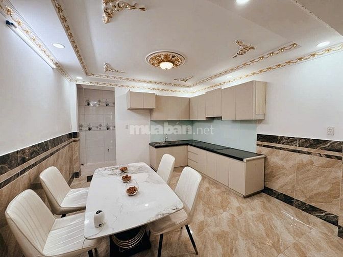 bán nhà DT 4mx16,3m đường 10m ô tô xe tải, xe hơi vào nhà, giá rẻ 