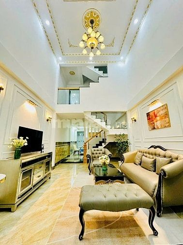 bán nhà DT 4mx16,3m đường 10m ô tô xe tải, xe hơi vào nhà, giá rẻ 