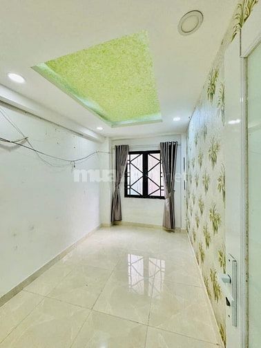 SIÊU HIẾM bán nhà 3 lầu đúc + sân thượng, 5Phòng ngủ ở Quận Phú Nhuận