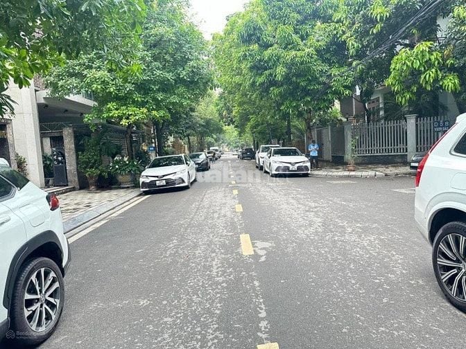 Bán biệt thự 4 tầng KDT vườn đào Đường Lạc Long Quân, Tây Hồ, Hà Nội 