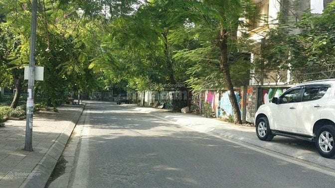 Bán biệt thự 4 tầng KDT vườn đào Đường Lạc Long Quân, Tây Hồ, Hà Nội 