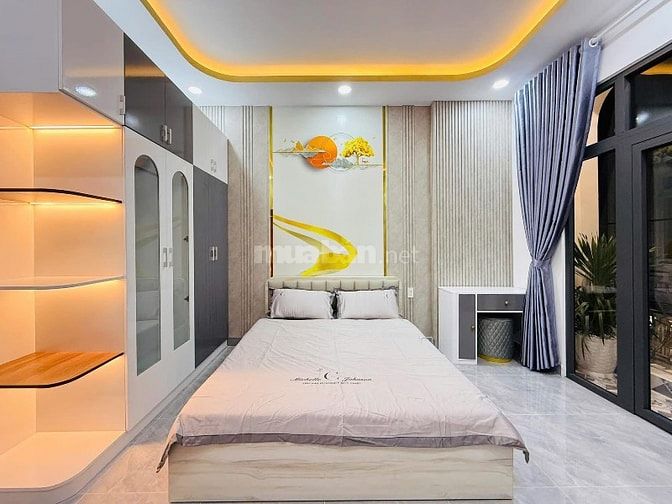 Nhà tuyệt đẹp CAO CẤP xe hơi đậu cửa góc 2 mặt hẻm Phạm Văn Bạch, P15,