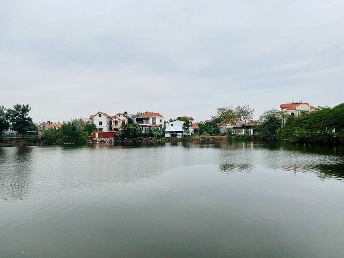  Chính chủ bán mảnh đất 900m2 sổ đỏ hướng ĐN, tặng thêm 200m2 đất dôi 