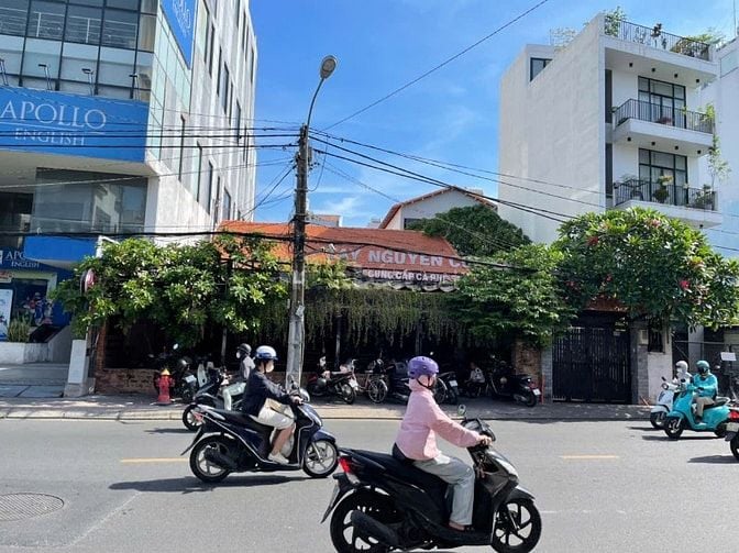 2MT Lê Quang Định, Q.Bình Thạnh, DT: 12x35m. CN: 347m2 - Giá: 81 tỷ