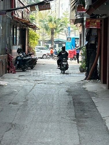 Bán nhà Q.Cầu Giấy, Đ.Hoàng Quốc Việt, ô tô đỗ sát nhà, giá 6.35 tỷ