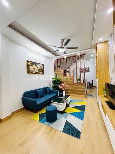Bán nhà!!!CẦU GIẤY, 2 THOÁNG , OTO, NGÕ THÔNG, SÁT PHỐ, NHÀ ĐẸP Ở NGAY