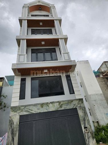 Bán căn nhà ở hay hộ dv nhà trọ trung tâm quận 7
