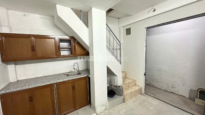 Chỉ 3,25 tỷ có ngay nhà 5,5 tầng phố Khâm Thiên, cách đường ôtô 10m