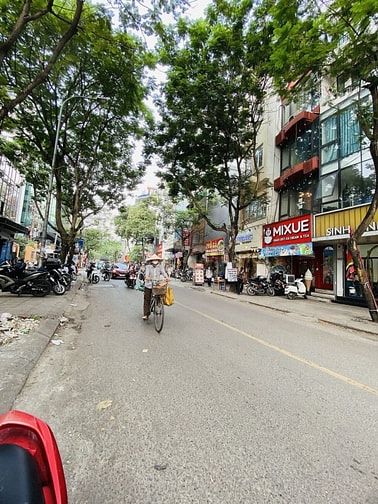 Bán nhà mặt phố Chùa Láng, Đống Đa, 85m2, giá 20 tỷ, lô góc cực hiếm.