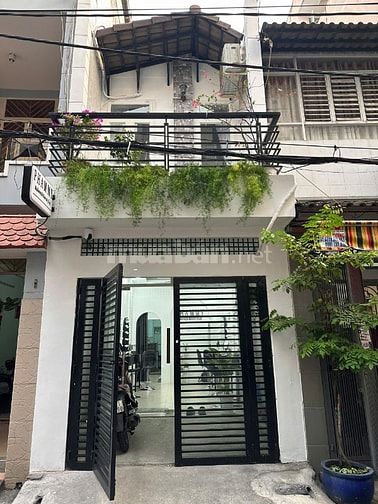 Nhà đẹp Thành Thái, Q10. 3,8x18m. 2 mặt tiền hẻm xe hơi 7m.