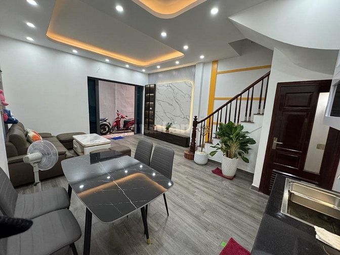  ️BÁN NHÀ RIÊNG 4 TẦNG , FULL NỘI THẤT , NGÕ 79 CẦU GIẤY - SỔ ĐỎ CHÍN