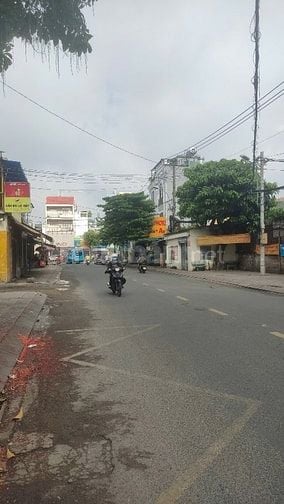 Bán nhà căn góc 2 mặt tiền đường  gần Chọ Hiệp Tân 