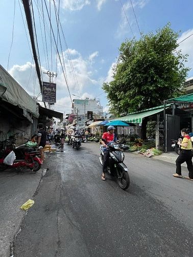 Bán nhà mặt tiền đường ngay chợ 4,5 tầng p14 GV giá 10,8 tỷ TL