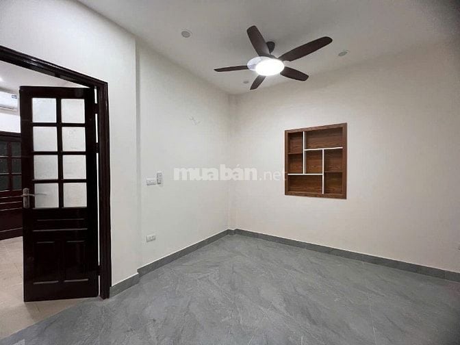 Cực hiếm! Nhà phố Hào Nam, 30m², 4 tầng, giá chỉ 5.6 tỷ