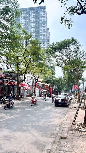 Bán nhà mặt phố Kim Giang, 91 m2, kinh doanh đỉnh, vỉa hè đá bóng