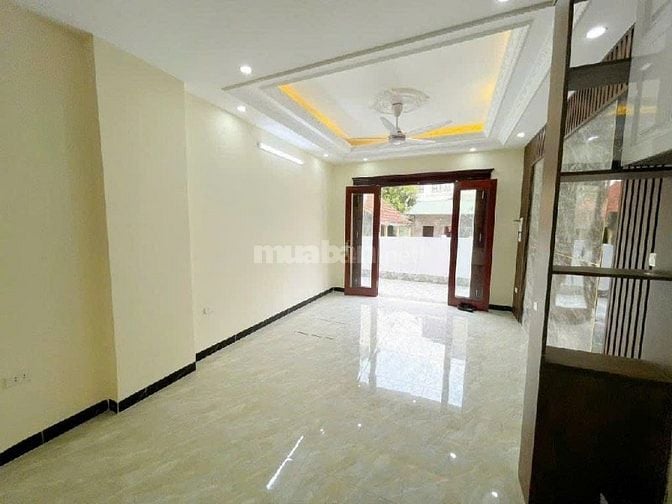 BÁN NHÀ PHÂN LÔ NGUYỄN KHOÁI.33M GIÁ 4.4 TỶ , XÂY 5 TẦNG, MỚI TINH