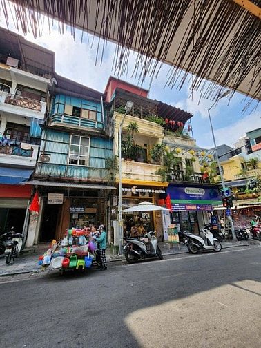 Mặt phố Lạc Long Quân 250m2, 2 tầng, mt 11m, 125 tỷ kinh doanh đỉnh