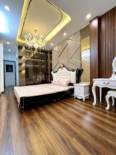 Bán nhà Minh Khai DT30m2 xây 5 tầng giá hơn 60 tỷ