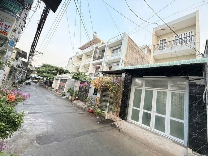 Nhà 4x25m 1trệt 2 lầu đường nhựa 7m Liên khu 16_18 Bình Tân giáp Q6