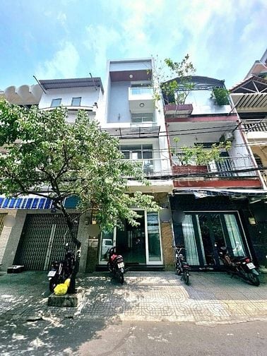 Nhà MT Bàu Cát , HĐT 30 triệu ( 4 X 18m ) 5 tầng nhà đẹp , 13,8 tỷ TL