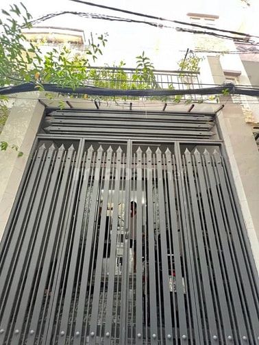 Hẻm Tô Hiến Thành,2 mặt hẻm thông thoáng,nở hậu,được xây 4 Tầng 