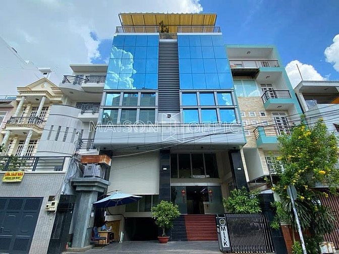 Bán gấp nhà MT Nguyễn Chí Thanh P.9 Q5 DT 7,2m x 30m 5 Tầng giá 55 tỷ