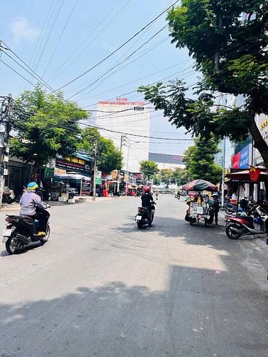 Bán nhà MTKD hẻm 414 Tân Kỳ Tân Quý, DT 5.5x24m, cấp 4, Giá 13,9 tỷ