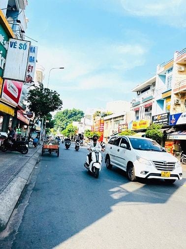 Bán nhà MTKD Tân Sơn Nhì, DT 5x18m, Trệt lửng, Giá 16,6 tỷ