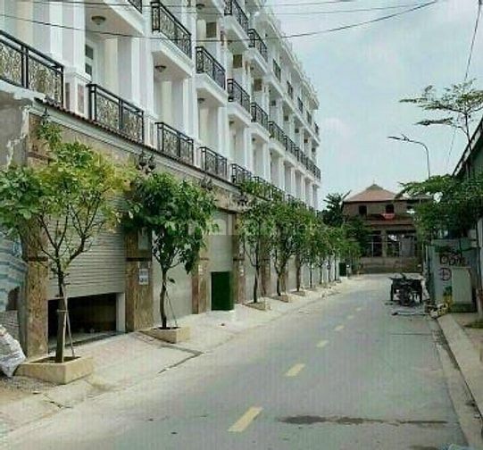 Thanh lý 5 căn nhà trong KDC Thủ Đức, MT QL13. DT 60m2. Giá 3.8 tỷ. 