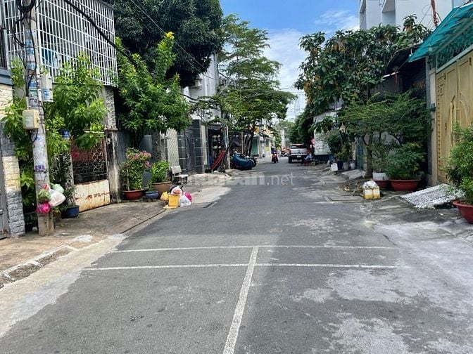 Bán nhà MT Đô Đốc Thủ 4 x 25m đúc 2 lầu, giá 10,8 tỷ