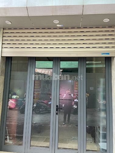 Bán gấp căn nhà hiện gia đình đang ở tại mặt ngõ 35 phố Cát Linh