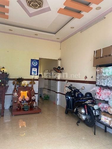 Bán nhà hẻm xe hơi 7 chỗ ra mặt tiền Nguyễn Văn Quá chỉ 20m, 4,2x20m