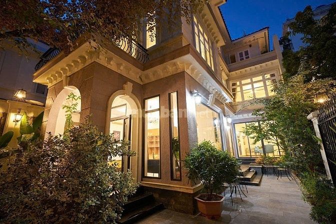 Bán gấp Biệt thự Ciputra DT200m2, MT9m giá siêu tốt 83 tỷ