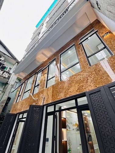 CHÍNH CHỦ BÁN NHÀ ĐỐNG ĐA, XÂY MỚI, THANG MÁY, SÁT PHỐ, Ở LUÔN