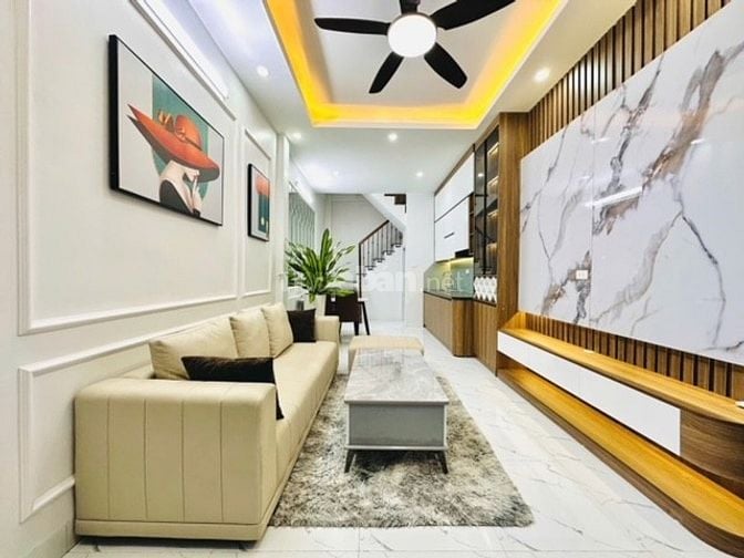 CC bán nhà phố Tôn Thất Tùng DT 32m2x4t. Giá 6,15 tỷ