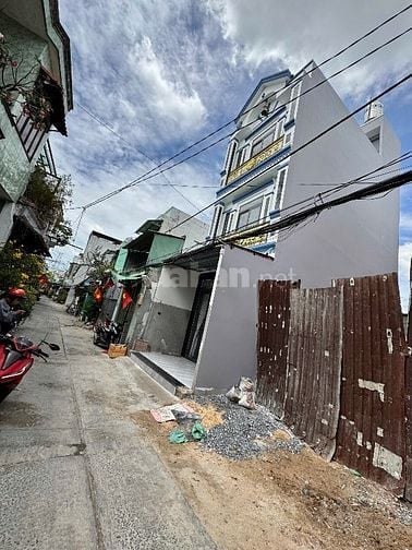 Nhà gần chợ Gò Xoài xe hơi ngủ trong nhà