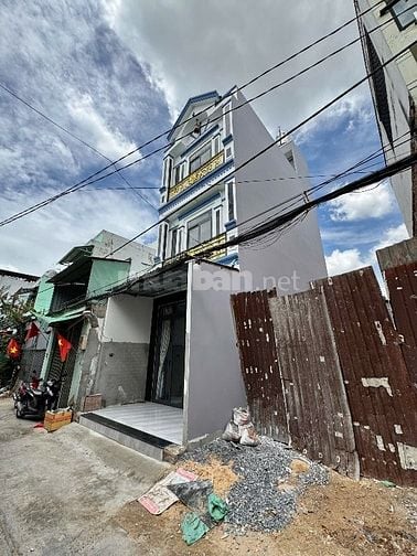 Nhà gần chợ Gò Xoài xe hơi ngủ trong nhà